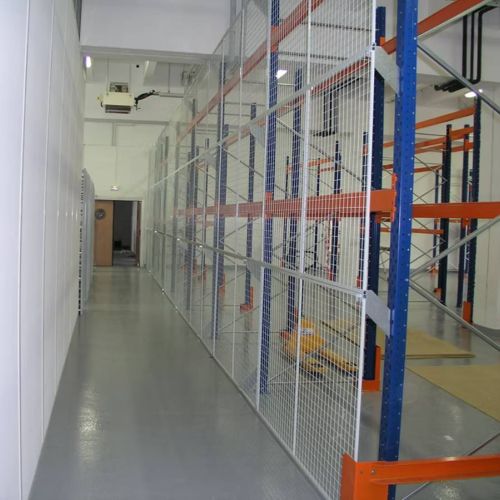 montage cloison grillagee industrielle